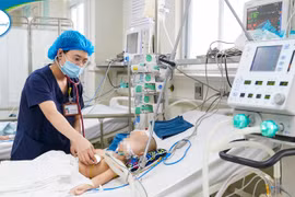 Dùng thuốc nam chữa động kinh bé 3 tuổi nguy kịch vì ngộ độc chì