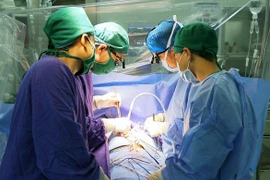 Thay van tim ngay tại tuyến tỉnh, “hồi sinh” nhiều trái tim nguy kịch