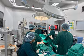 “Hiệp đồng tác chiến” cấp cứu thành công cụ ông 75 tuổi nguy kịch