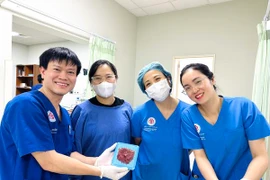 Đi khám định kỳ phát hiện khối ung thư trực tràng lớn