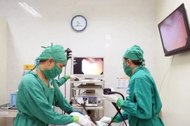 Liên tiếp nhiều người cấp cứu vì nuốt tăm tre thủng dạ dày, tá tràng