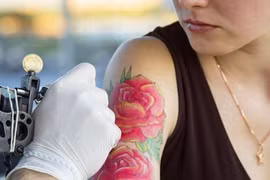 Điều gì xảy ra với cơ thể khi xăm hình?