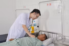 Tiểu nhiều, tức ngực... dấu hiệu suy thận?