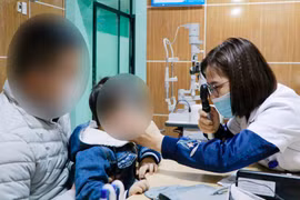 Đau đầu, mờ mắt tưởng cận thị, không ngờ trẻ mắc u não nguy hiểm