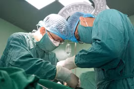 Thương vợ, nhiều đàn ông chủ động triệt sản