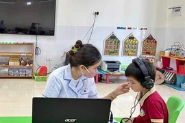 Sàng lọc khám khiếm thính cho trẻ mầm non tránh tàn tật vĩnh viễn
