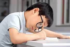 Đề xuất người dưới 18 tuổi bị cận, viễn thị được BHYT chi trả