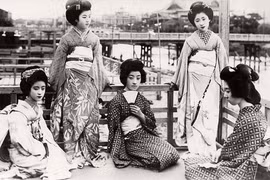 Vẻ đẹp của Maiko và Geiko Nhật Bản đầu thế kỷ 19