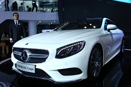 Siêu xe đính pha lê giá hơn 7 tỷ đồng của Mercedes