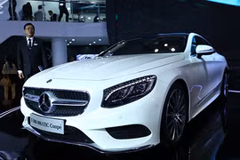 Siêu xe đính pha lê giá hơn 7 tỷ đồng của Mercedes