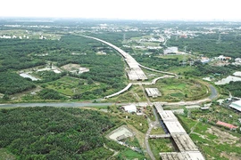 Gần 1.000 hộ dân bị ảnh hưởng dự án đường Vành đai 3 nhận bồi thường 