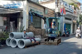 Chiếm dụng lòng đường làm bãi tập kết phương tiện, vật liệu thi công