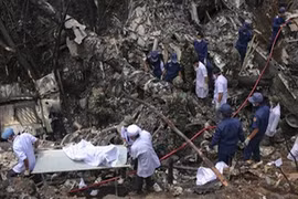 Nhìn lại những vụ rơi máy bay quân sự thảm khốc 2014