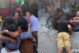 7 phụ nữ ăn mừng khiến nền sân nứt toác, tạo hố sâu 3m