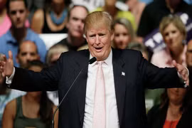 Donald Trump: “Khủng hoảng Ukraine không phải vấn đề của Mỹ“