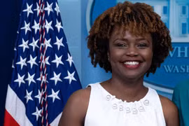 Chân dung nữ thư ký báo chí da màu đầu tiên của Nhà Trắng 