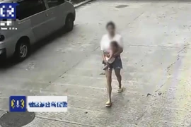 Mẹ trẻ vứt con sơ sinh ở trạm rác, lý do gây phẫn nộ