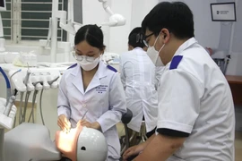 Đề xuất sinh viên khối ngành y dược miễn học phí