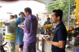 Sạt lở đèo Khánh Lê sạt lở, hàng trăm người bị mắc kẹt