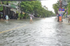 Ngày 27/8, mưa dông chỉ còn xuất hiện rải rác ở miền Bắc