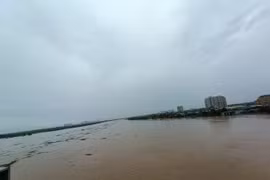 Thời tiết ngày 13/6: Bắc Bộ kết thúc mưa lớn, ngày nắng