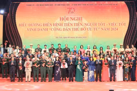 Hà Nội vinh danh 10 Công dân Thủ đô ưu tú