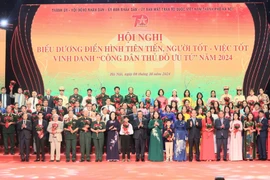 Hà Nội vinh danh 10 Công dân Thủ đô ưu tú