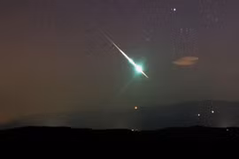 Việt Nam đón cực đại 'mưa cầu lửa' vào đêm nay