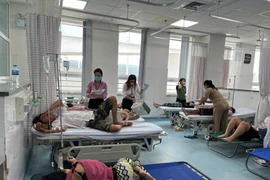 Vụ nghi ngộ độc bánh mì ở Vũng Tàu: Hơn 100 người nhập viện