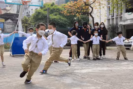 Học sinh nghỉ học thứ 7: "Không thể thực hiện một cách duy ý chí" 