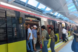 Tạm dừng tàu điện Nhổn - Cầu Giấy trong sáng 9/11