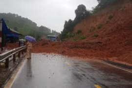 Nhiều tỉnh miền núi phía Bắc sạt lở nghiêm trọng do mưa lớn