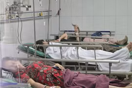 Hơn 60 công nhân ở Nghệ An nhập viện cấp cứu sau bữa trưa