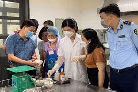 Thủ tướng chỉ đạo tăng cường phòng ngừa ngộ độc thực phẩm