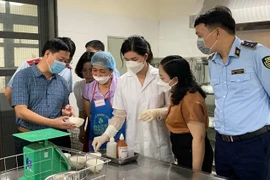 Thủ tướng chỉ đạo tăng cường phòng ngừa ngộ độc thực phẩm