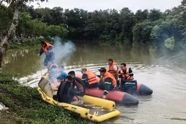 Thi thể 2 học sinh lớp 11 dưới hồ: Học sinh nữ nhắn tin 'đến thắp nhang cho tao'