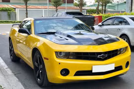 Xe sang Chevrolet Camaro bị CSGT dùng súng AK chọc bể kính khủng cỡ nào?