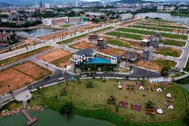 Công ty CP Tập đoàn Sông Hồng Thủ Đô chậm tiến độ 2 dự án nào?