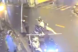 Bắt nhóm cướp dùng phóng lợn uy hiếp người đi đường tại Hà Nội