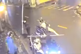 Bắt nhóm cướp dùng phóng lợn uy hiếp người đi đường tại Hà Nội