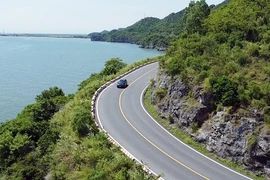 Đến Cát Bà trên cung đường ven biển đẹp nhất Vịnh Bắc bộ
