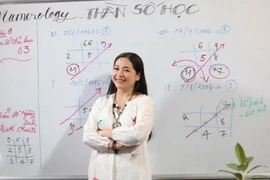 MC Quỳnh Hương: 50 tuổi nhưng ngoại hình vẫn trẻ trung