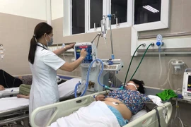 Nắng nóng, một phụ nữ ở Hà Nội nhập viện vì đứt mạch máu não