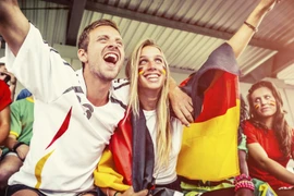 Bí quyết giúp fan cuồng hò hét World Cup thâu đêm không đau họng