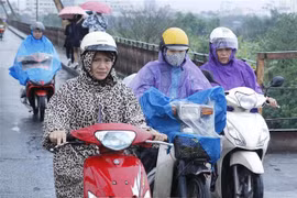 Đêm mai, không khí lạnh "đổ bộ" Hà Nội và miền Bắc