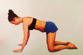 3 động tác “dễ như ăn kẹo” lấy lại eo con kiến sau sinh