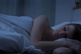 Video: Ngủ đúng cách giúp giảm cân siêu tốc