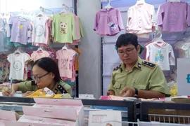 Bị tố tráo nhãn mác hàng hóa, siêu thị Con Cưng nói gì?