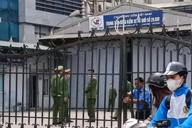 Cảnh sát xuất hiện tại Trung tâm đăng kiểm 29-03V, nhiều tài xế “quay đầu“