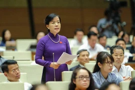 ĐBQH đặt câu hỏi về lợi ích nhóm trong quy định “ngược chiều” về SGK